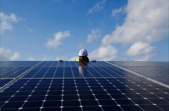 Centrale photovoltaïque de Nanao,  Japon